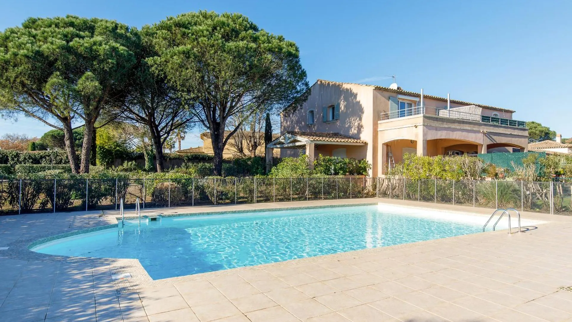 La Petite Grimaud Yourhosthelper