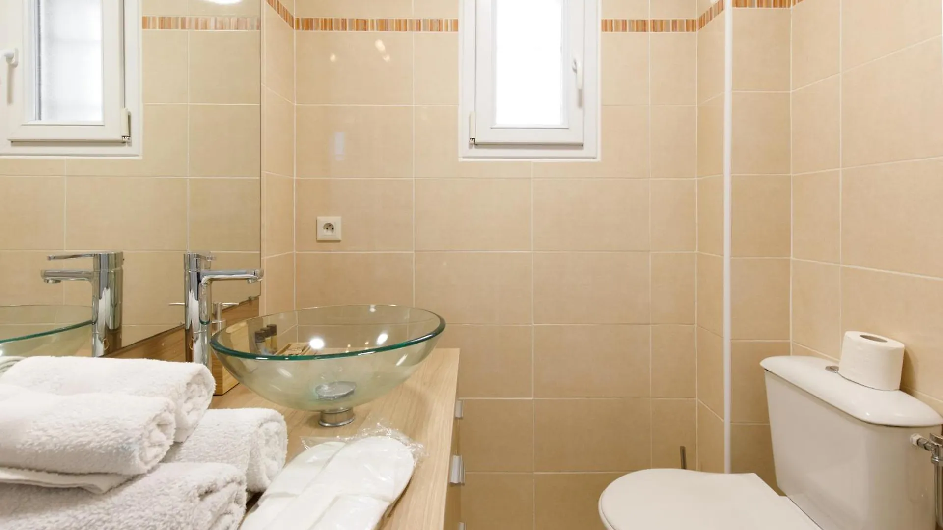 La Petite Grimaud Yourhosthelper 0*,  法国